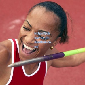 到位了！巴萨日本行终成定局，赞助商紧急注资化解危机，季前赛如期启航