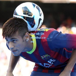 半场战报，吕焯毅弧线制导拉布亚德铲射破门 大连英博1-0暂领先青岛海牛