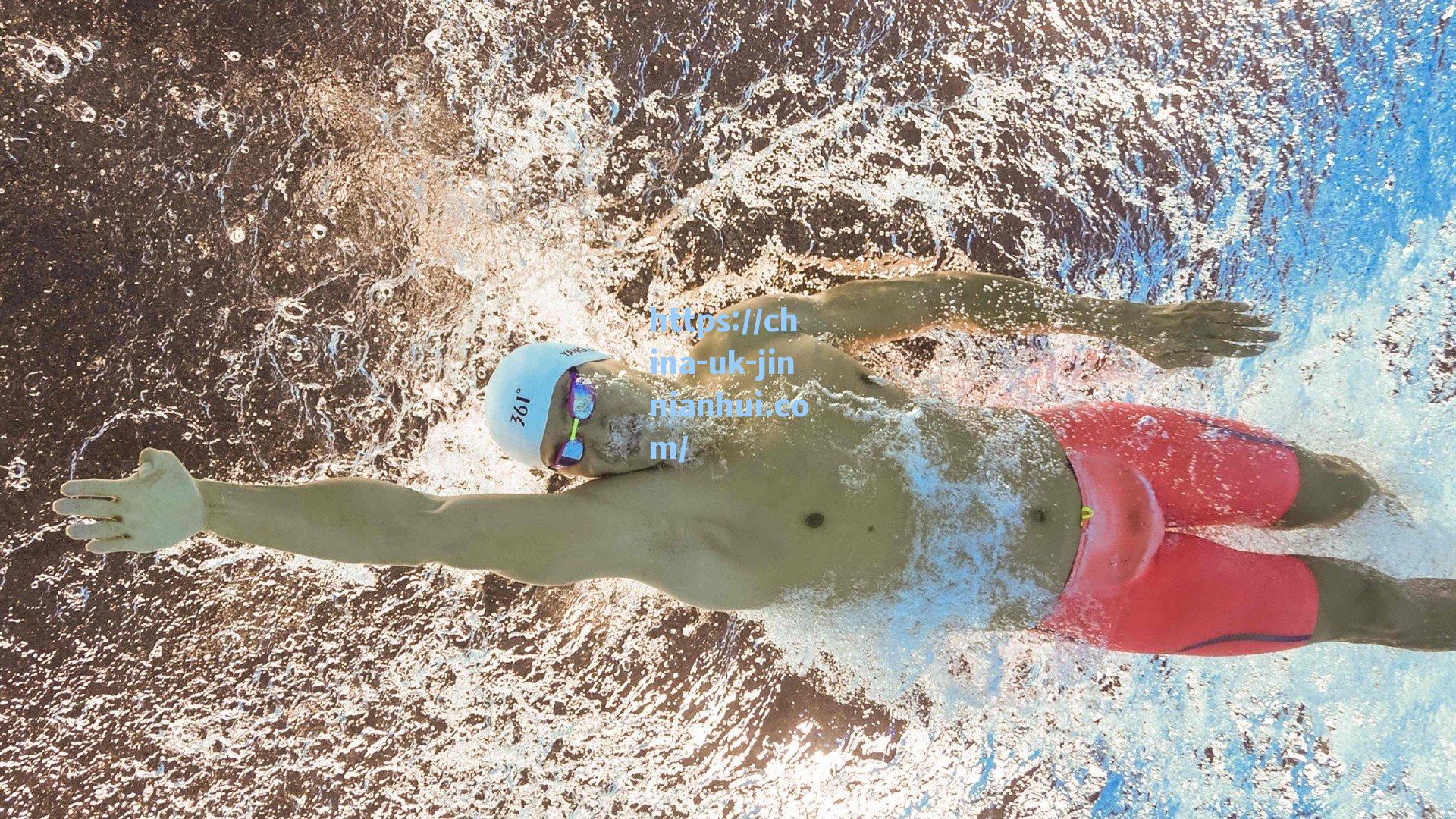 安菲尔德嘘声四起！阿诺德遭主场球迷倒彩，费迪南德社媒怒斥，羞辱自家球员是足球之耻！