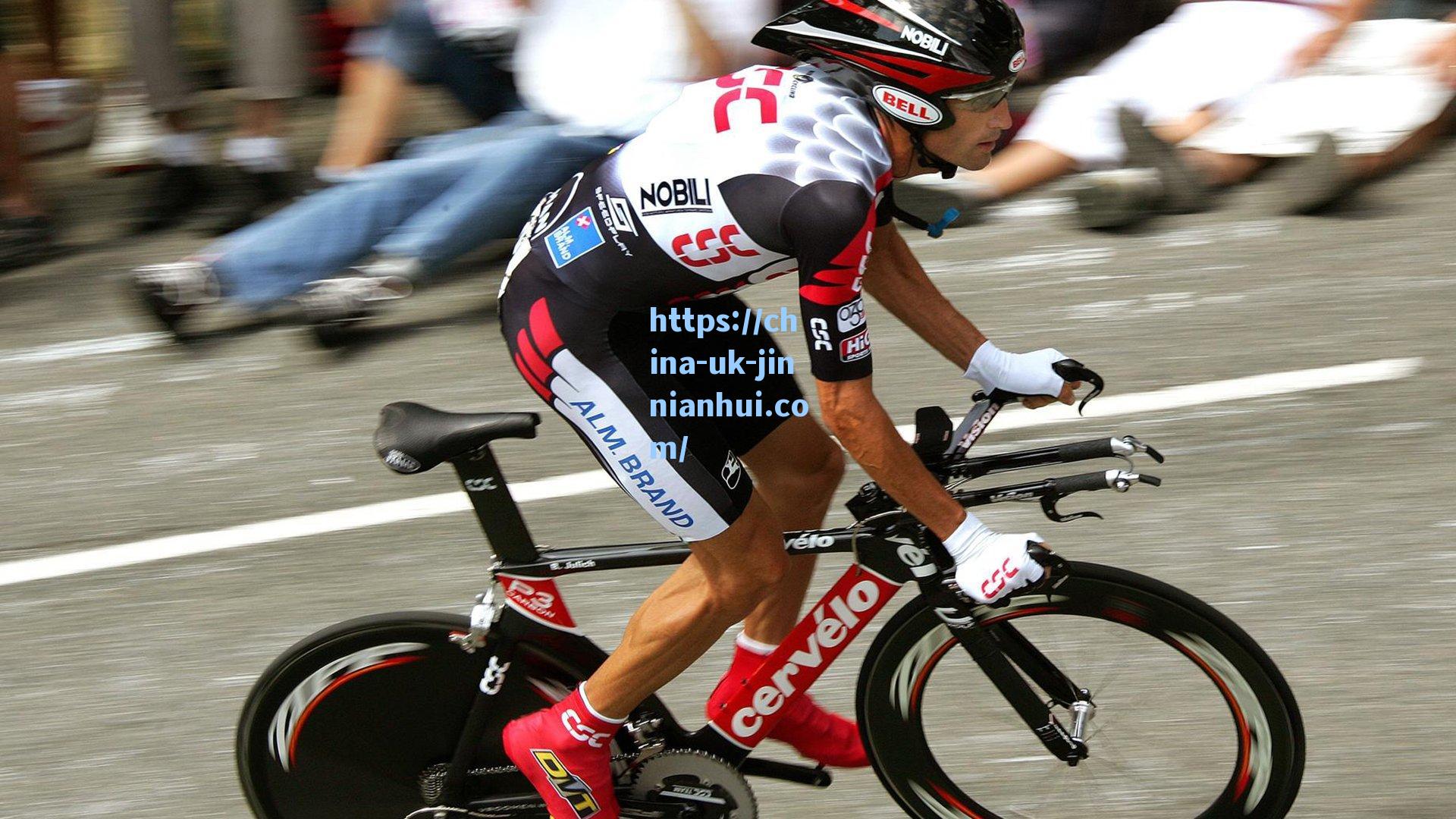 上海申花航班延误近三小时，深圳暴雨大风考验球队备战计划